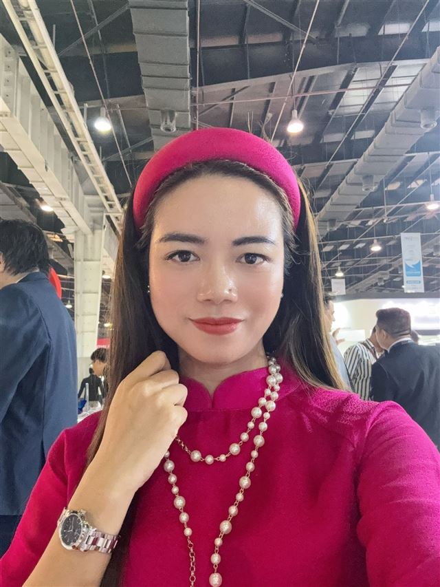 Cindy — Founder & Director