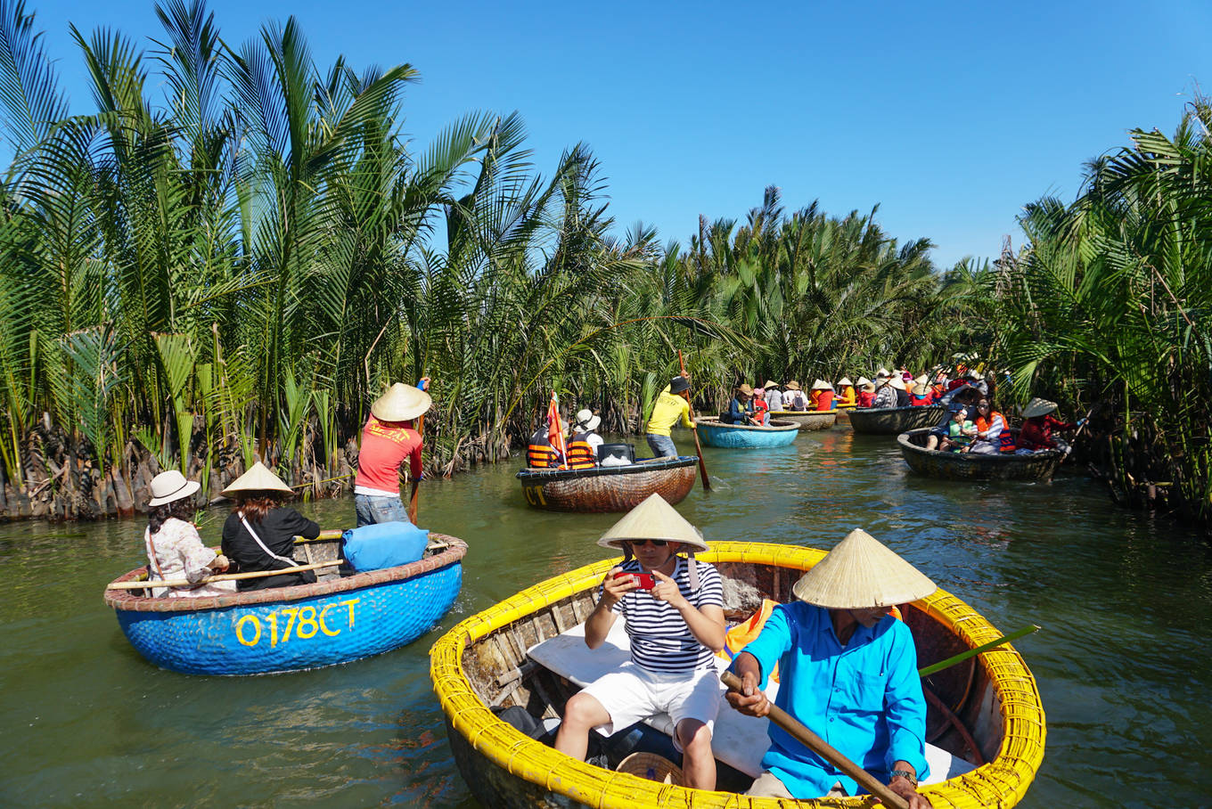 Khu_sinh_thai_rung_dua_Bay_Mau_Hoi_An_Thich_thu_trai_nghiem_mua_thung_tren_song_4-1617958089